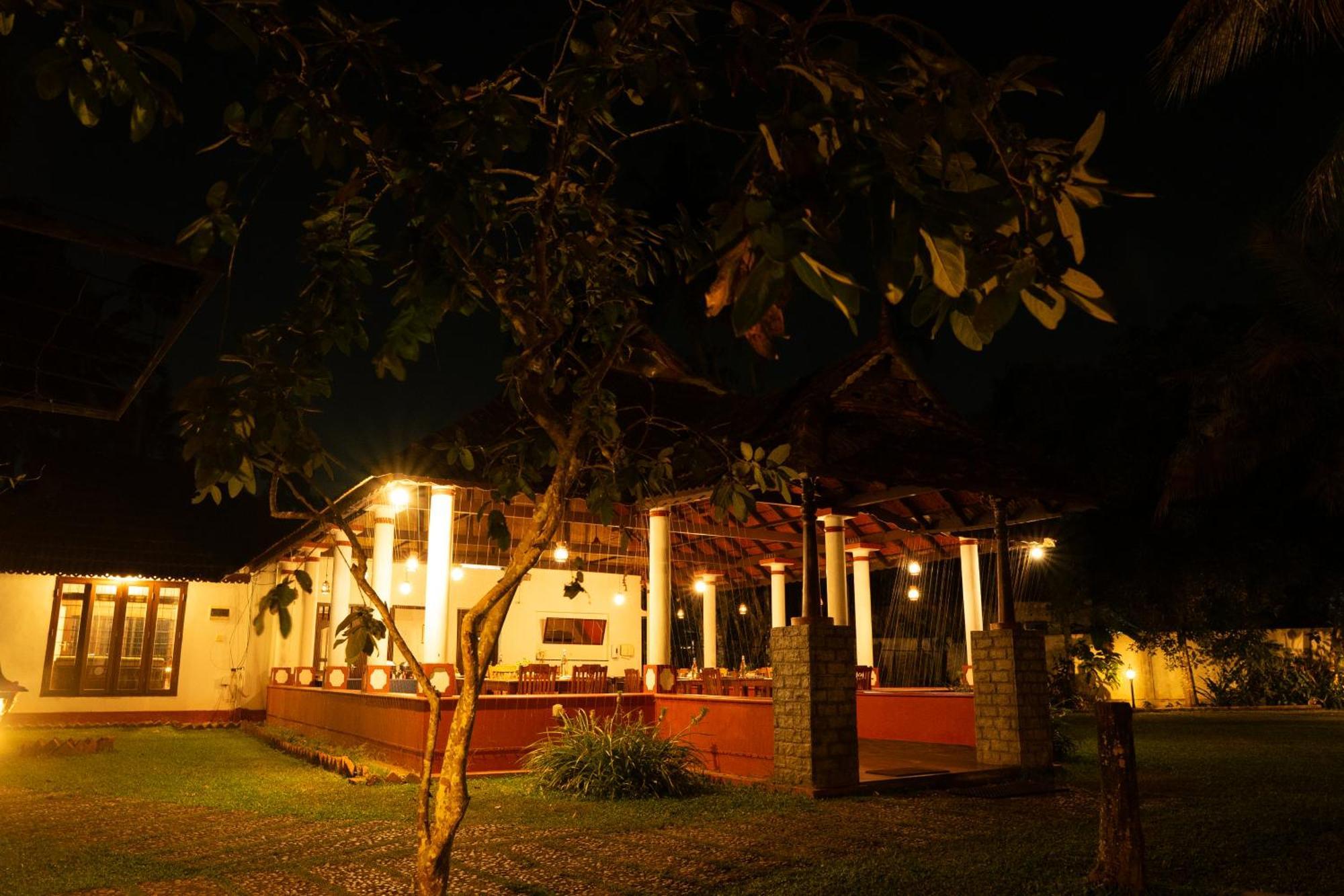 Palmgrove Lake Resort Alappuzha Exteriér fotografie