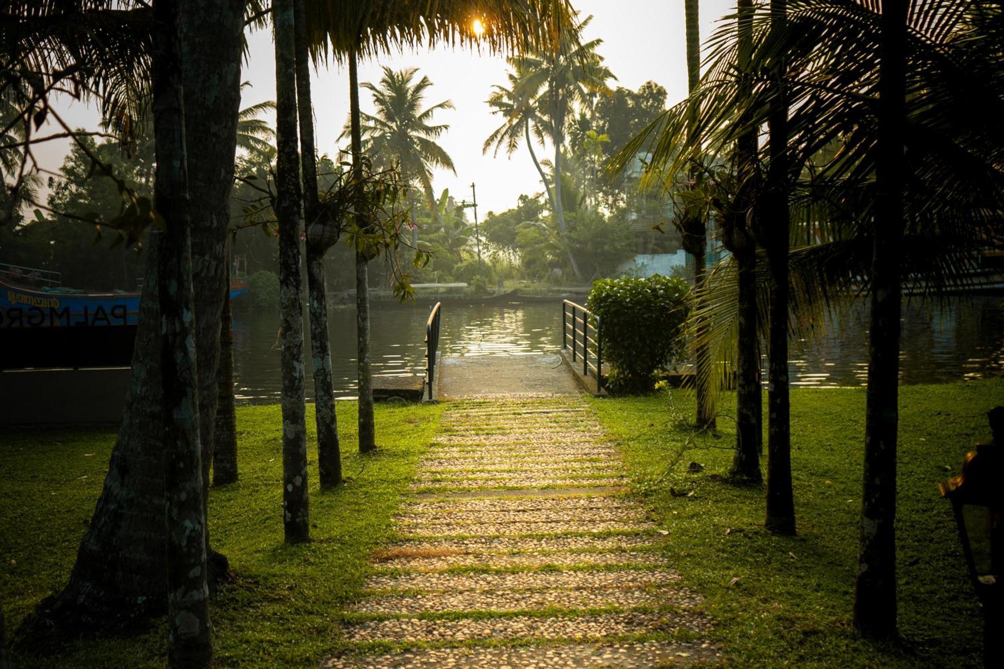 Palmgrove Lake Resort Alappuzha Exteriér fotografie