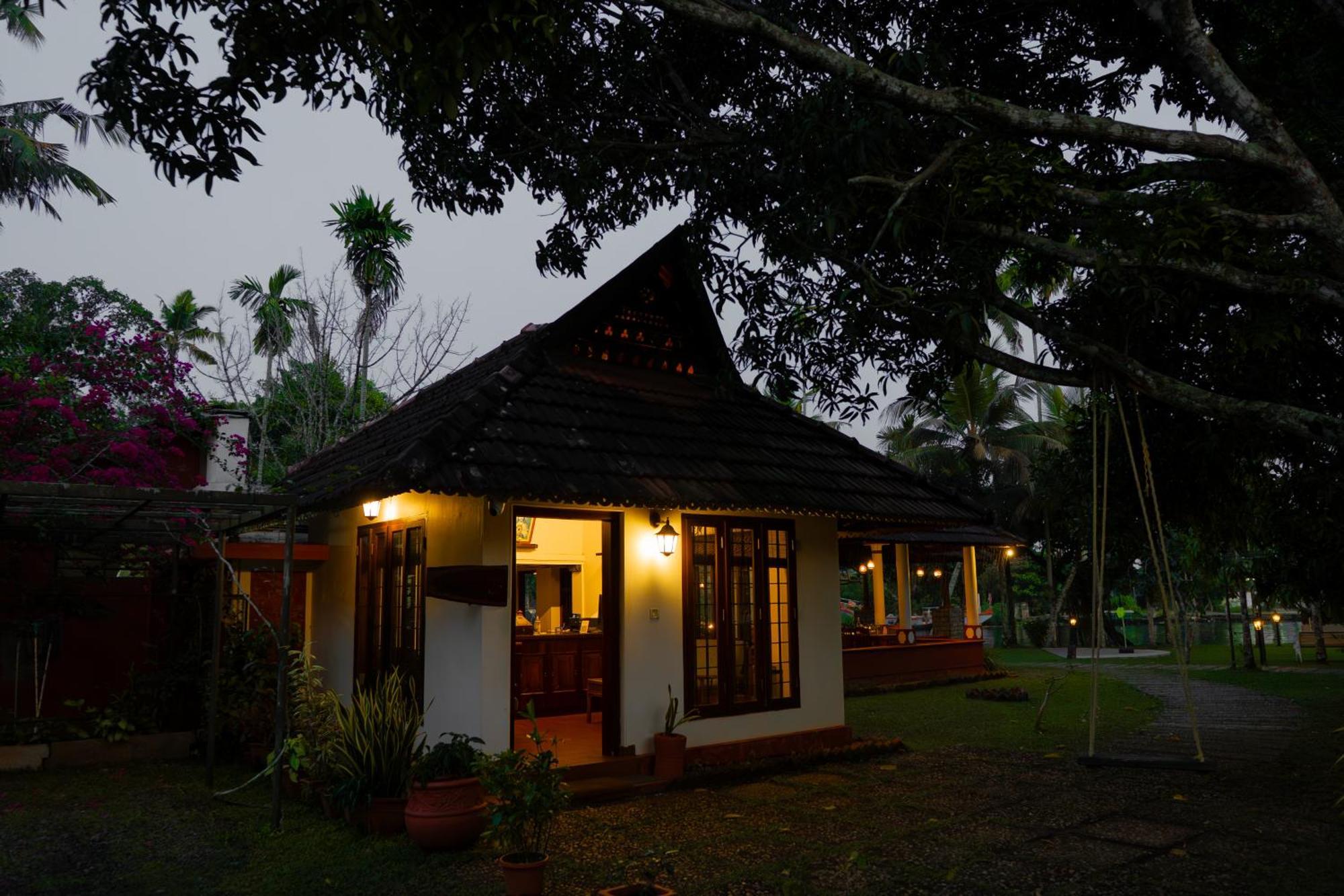 Palmgrove Lake Resort Alappuzha Exteriér fotografie